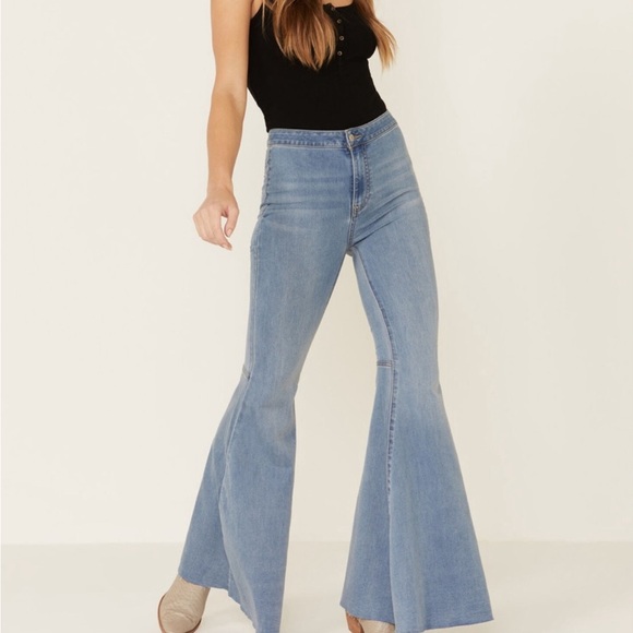 NWT FREE PEOPLE Just Float On Flare Jeans Sz 31 SkyBlue color - Picture 8 of 10